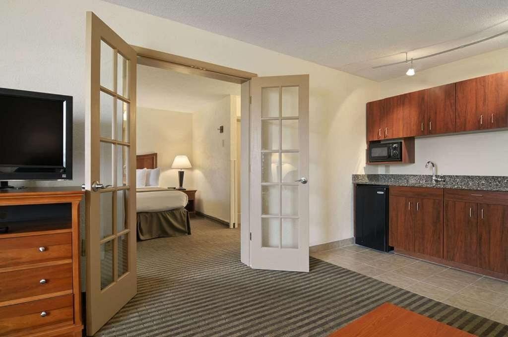 Мотель Baymont By Wyndham Macon I-75 Экстерьер фото